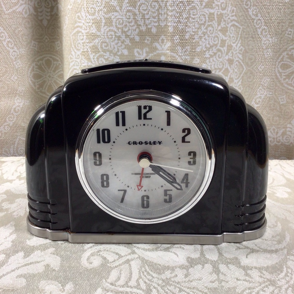 Crosley Black Art Deco 1920’s Style Battery Operated Alarm Clock - Picture 2 of 9